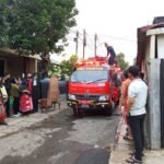 Kebakaran menghanguskan satu unit rumah hunian di kawasan padat penduduk pada Rabu (17/6). FOTO: Henny06/PORTALBMI.ID