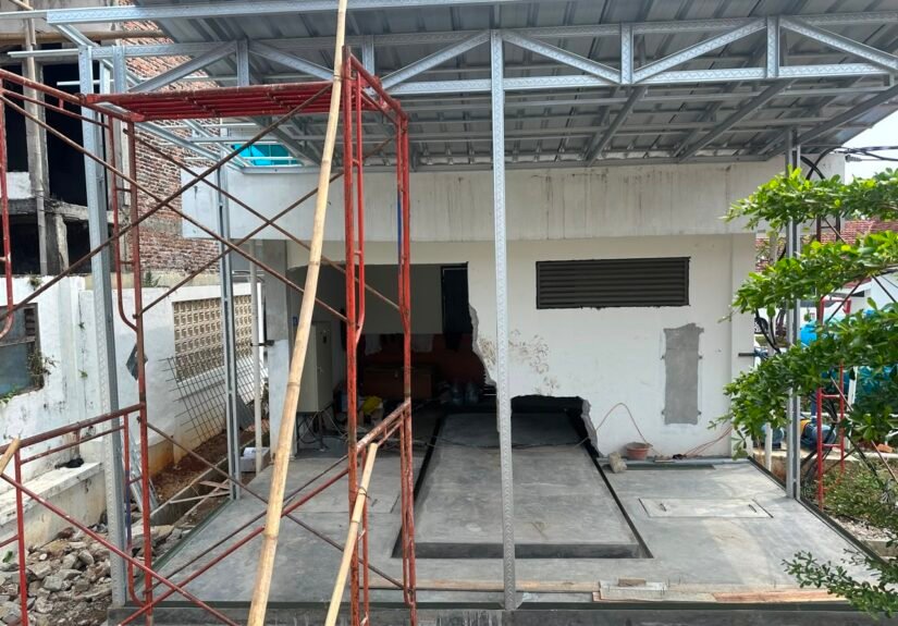 Warga mengeluhkan adanya aktivitas pembangunan untuk ruang generator set (Genset) di area perkantoran PT. Bank Pembangunan Daerah Banten (Bank Banten). FOTO: Budi05/PORTALBMI.ID