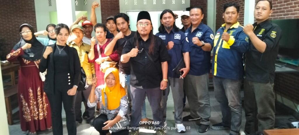 Ratusan pedagang yang terdampak relokasi dari kawasan Jalan Vihara, Purwokerto. FOTO: Imam07/PORTALBMI.ID