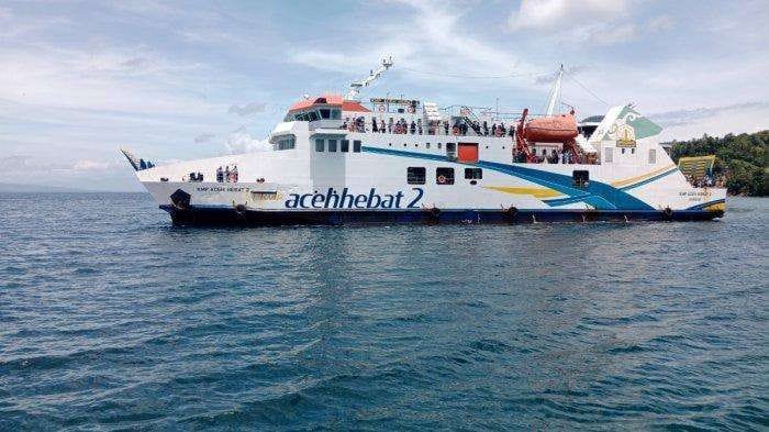 Insiden KMP Aceh Hebat 2 yang terjadi di Pelabuhan Ulee Lheue, Banda Aceh, Jumat (12/6). FOTO: Budi05/PORTALBMI.ID