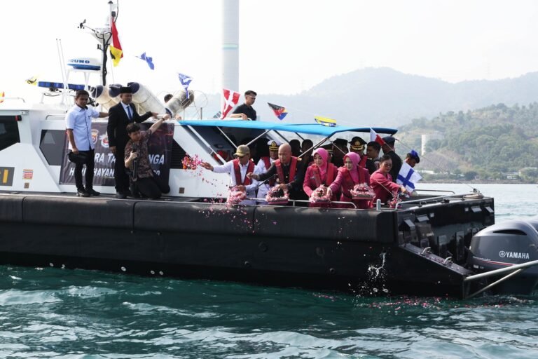 Wagub Achmad Dimyati Natakusumah menghadiri upacara tabur bunga di perairan Banten dalam rangka memperingati Hari Bhayangkara ke-80, Rabu (24/6/2026). FOTO: PORTALBMI.ID/Setda provinsi Banten