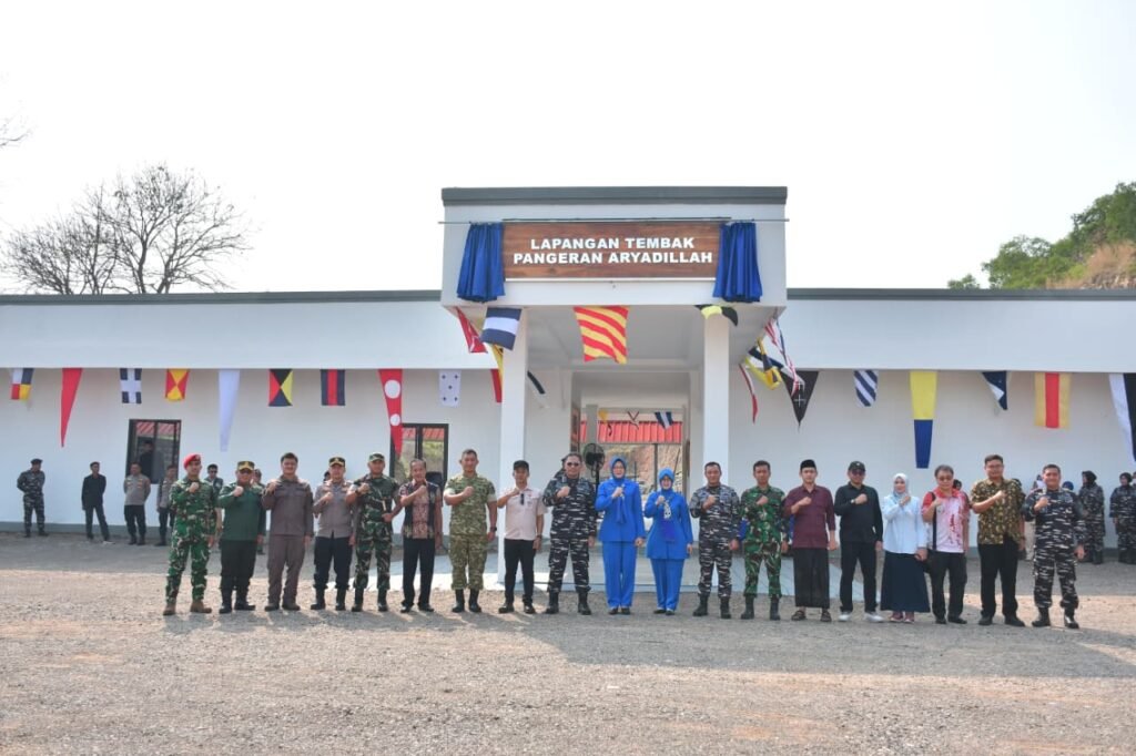 Komandan Kodaeral III Laksamana Muda TNI Uki Prasetia, S.T., M.M., meresmikan Lapangan Tembak "Pangeran Aryadillah" milik Pangkalan TNI AL (Lanal) Banten. FOTO: Penerangan Lanal Banten