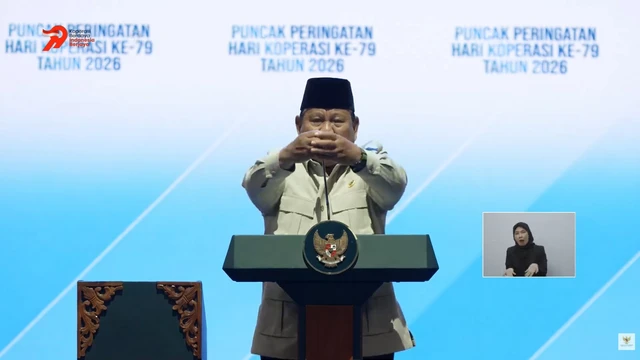 Presiden Prabowo Subianto memberikan sambutan saat menghadiri Hari Koperasi Nasional 2026 dengan tajuk "Koperasi Berdaya, Indonesia Berjaya" di Indonesia Arena, Jakarta, Minggu (12/7/2026). Foto: YouTube/ Sekretariat Presiden
