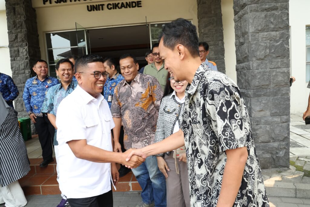 Kunjungan Gubernur Andra Soni bersama jajaran ke PT Japfa Comfeed Unit Cikande, Kabupaten Serang. FOTO: Setda prov Banten
