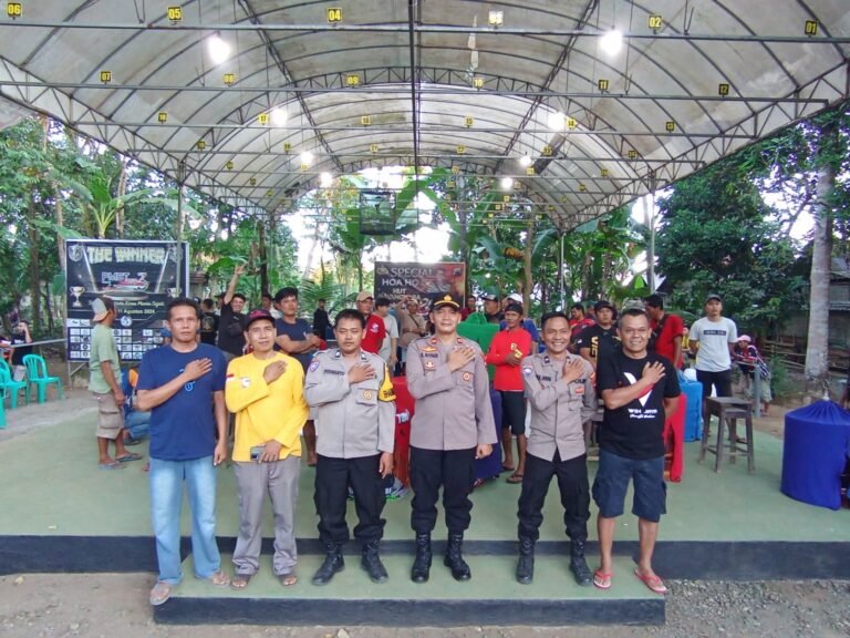 Dalam rangka memeriahkan Hari Bhayangkara ke-80, Polsek Tambak, Polresta Banyumas, menggelar lomba burung berkicau yang diikuti ratusan kicau mania. FOTO: Humas Polresta Banyumas