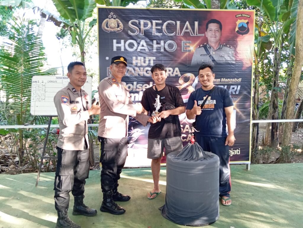 Dalam rangka memeriahkan Hari Bhayangkara ke-80, Polsek Tambak, Polresta Banyumas, menggelar lomba burung berkicau yang diikuti ratusan kicau mania. FOTO: Humas Polresta Banyumas
