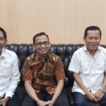 Ketua DPRD Kota Serang, H. Muji Rohman, S.H., beserta jajaran DPRD Kota Serang. FOTO: Achie06/PORTALBMI.ID