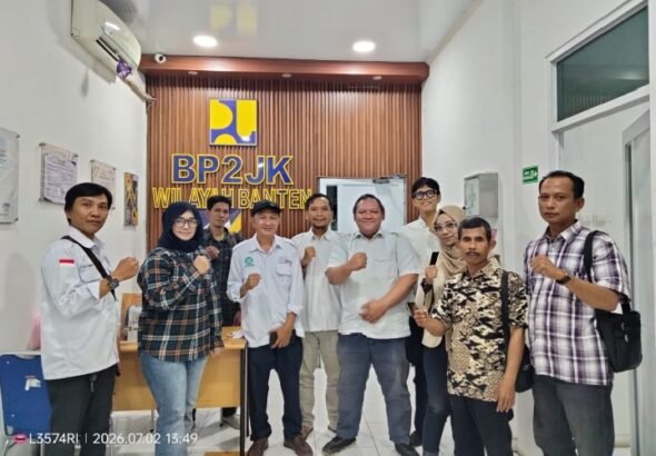 SMSI Kota Serang melaksanakan audiensi dengan Balai Pelaksana Pemilihan Jasa Konstruksi (BP2JK) Wilayah Banten pada Kamis (2/7/2026). FOTO: Achie06/PORTALBMI.ID