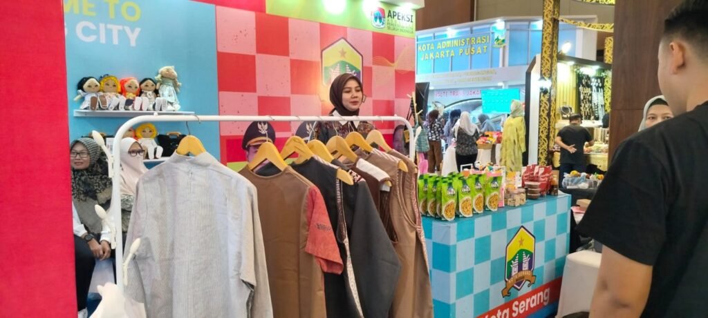 Produk unggulan Usaha Mikro, Kecil, dan Menengah (UMKM) Kota Serang berhasil mencuri perhatian pengunjung dalam ajang Indonesia City Expo (ICE) 2026 Medan. FOTO: Achie06/PORTALBMI.ID