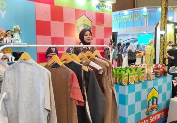 Produk unggulan Usaha Mikro, Kecil, dan Menengah (UMKM) Kota Serang berhasil mencuri perhatian pengunjung dalam ajang Indonesia City Expo (ICE) 2026 Medan. FOTO: Achie06/PORTALBMI.ID