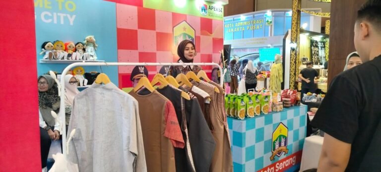 Produk unggulan Usaha Mikro, Kecil, dan Menengah (UMKM) Kota Serang berhasil mencuri perhatian pengunjung dalam ajang Indonesia City Expo (ICE) 2026 Medan. FOTO: Achie06/PORTALBMI.ID