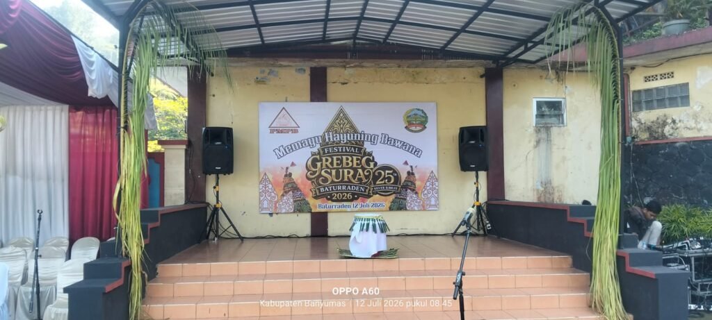 Grebeg Suran 2026 berlangsung meriah di kawasan wisata Baturaden, Kabupaten Banyumas, pada Minggu (12/7/2026). FOTO: Imam07/PORTALBMI.ID