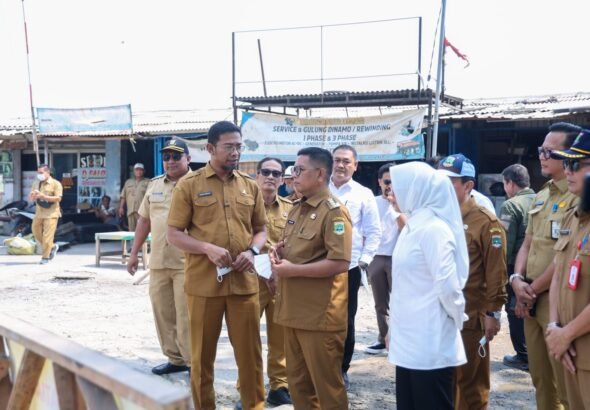 Gubernur Banten Andra Soni meninjau langsung pelaksanaan pembangunan Jalan Teluknaga–Dadap, Kabupaten Tangerang, Selasa (14/7/2026). FOTO: Setda Pemprov Banten/PORTALBMI.ID