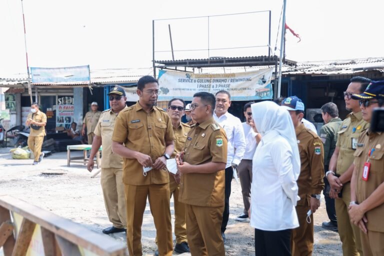 Gubernur Banten Andra Soni meninjau langsung pelaksanaan pembangunan Jalan Teluknaga–Dadap, Kabupaten Tangerang, Selasa (14/7/2026). FOTO: Setda Pemprov Banten/PORTALBMI.ID