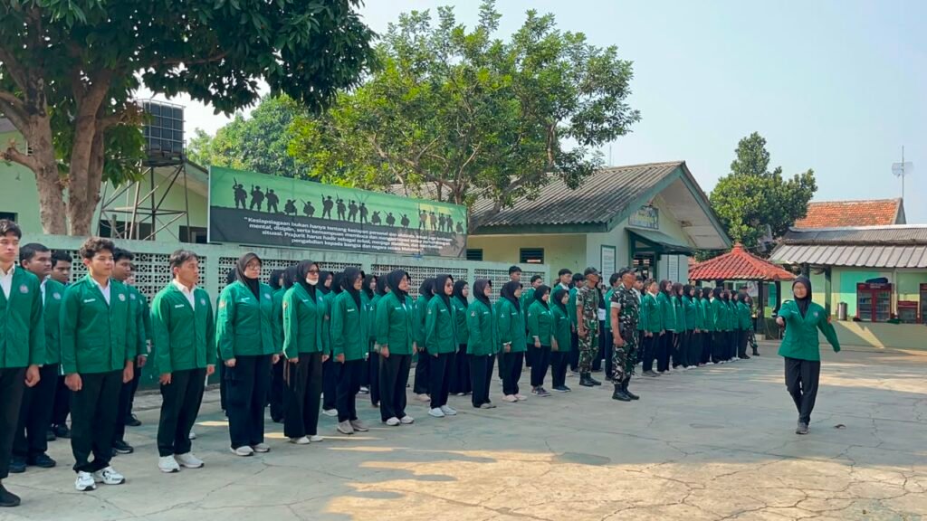 73 Mahasiswa Fakultas Kedokteran UHAMKA Semester 8 Lakukan Pelatihan Bela Negara di Rindam jaya Condet. FOTO: Santoso06/PORTALBMI.ID