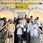 Ustadz Faisal Zakki menggelar kegiatan ziarah bersama para jamaah ke makam ulama kharismatik Banten. FOTO: Henny06/PORTALBMI.ID