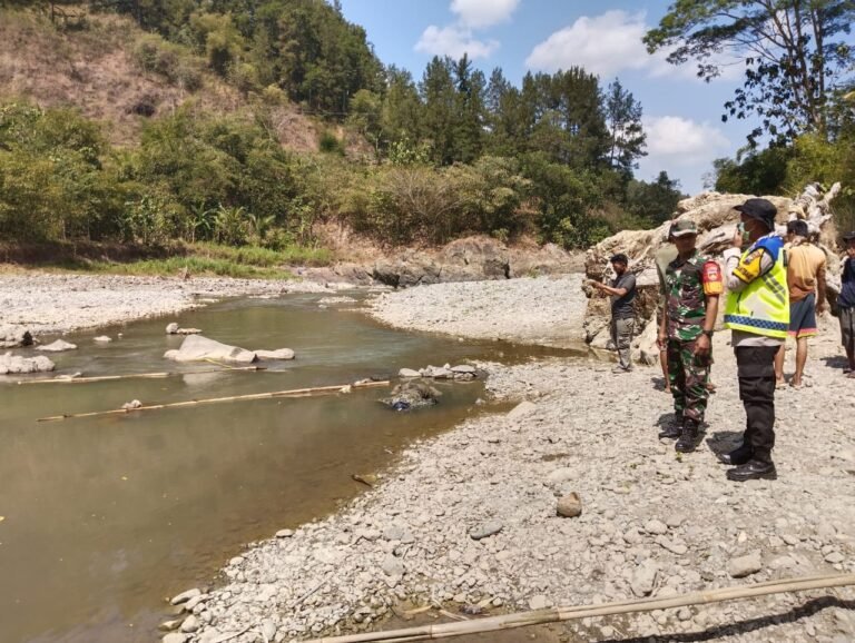 Aliran Sungai Lukulo, tepatnya di bawah Jembatan Mangir, Desa Wonotirto, Kecamatan Karanggayam, Minggu, 19 Juli 2026. FOTO: Humas Polres Kebumen/PORTALBMI.ID