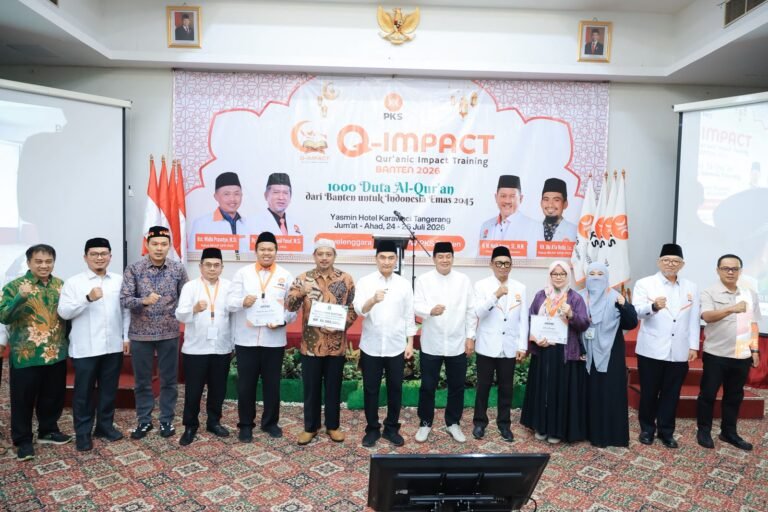 Achmad Dimyati Natakusumah menutup kegiatan Qur'ani Impact Training Banten 2026 bertajuk "1000 Duta Al-Qur'an dari Banten untuk Indonesia Emas 2045. FOTO: Setda Prov Banten/PORTALBMI.ID