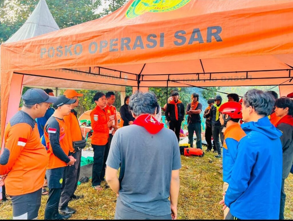 Tim SAR gabungan berhasil menemukan Neil Angkasa Satyanegara (13), remaja yang hanyut terbawa arus di Sungai Cisadane. FOTO: Henny06/PORTALBMI.ID
