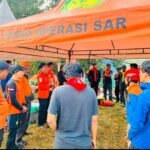 Tim SAR gabungan berhasil menemukan Neil Angkasa Satyanegara (13), remaja yang hanyut terbawa arus di Sungai Cisadane. FOTO: Henny06/PORTALBMI.ID