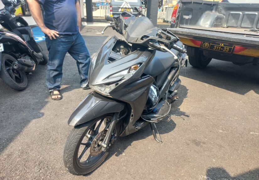 Lakalantas menimpa seorang pelajar yang mengendarai sepeda motor. FOTO: Humas Polres Purbalingga