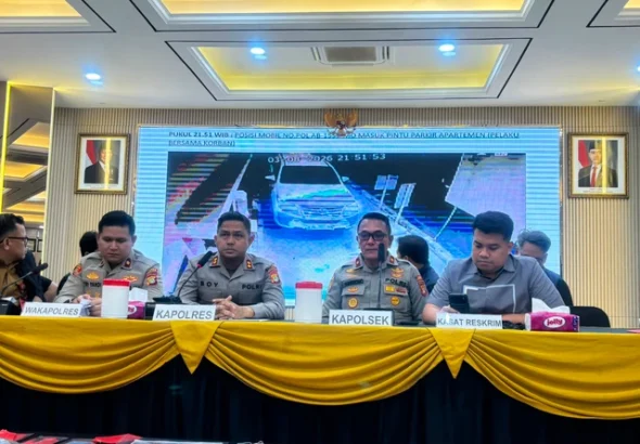 Konferensi pers penyekapan lansia di Mapolres Tangerang Selatan. Foto: Dok. Istimewa
