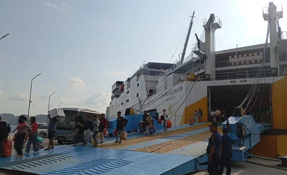 Pelindo memastikan layanan di sejumlah pelabuhan di NTT berangsur normal pascagempa bumi. Foto: dok. Istimewa