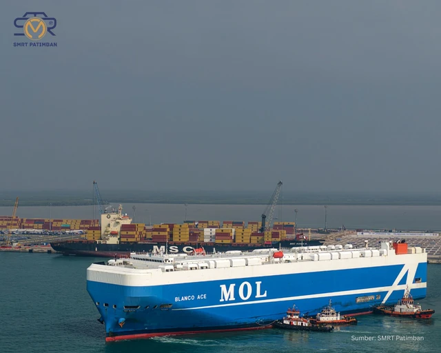 Kapal MV Blanco Ace melaksanakan uji sandar pada Dermaga Kendaraan Paket 5: Car Terminal Construction, Selasa (18/8). Foto: Dok: DJPL KSOP Kelas II Patimban