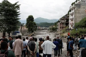Kondisi lumpur yang menutupi pemukiman warga pascabencana banjir bandang di Trishuli, Distrik Nuwakot, Nepal, Kamis (27/8/2026). Foto: Navesh Chitrakar/REUTERS