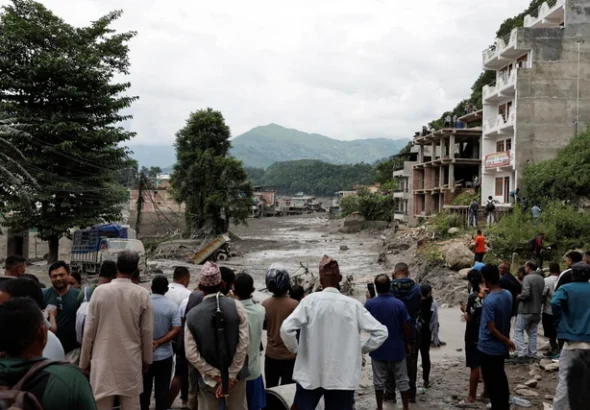 Kondisi lumpur yang menutupi pemukiman warga pascabencana banjir bandang di Trishuli, Distrik Nuwakot, Nepal, Kamis (27/8/2026). Foto: Navesh Chitrakar/REUTERS