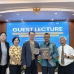Profesor Chang Yuan-shiun (kanan), Direktur Su Yi-chang (tengah), Wakil Dekan Nanang Fakhrudin (kedua dari kanan), dan yang lainnya di Universitas Gadjah Mada. (Sumber Foto : Delegasi Taiwan)