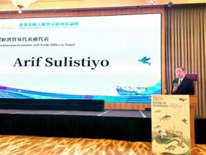 Dalam sambutannya, Arif Sulistiyo, kepala KDEI menekankan beberapa hal penting mengenai perlindungan dan kesejahteraan pekerja migran perikanan Indonesia. (Sumber Foto : KDEI Taipei)