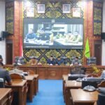Wali Kota Dumai, Paisal, saat menghadiri Rapat Paripurna dalam rangka Pembicaraan Tingkat I Ranperda) Semester II. FOTO: MC Dumai/PORTALBMI.ID