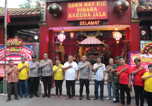 Kapolres Tangsel AKBP Boy Jumalolo, S.H., S.I.K., M.H. menghadiri kegiatan peringatan Hari Ulang Tahun Vihara Boen Hay Bio ke-337 yang berlokasi di Jalan M Arohim, Cilenggang, Serpong, Kota Tangerang Selatan. FOTO: PORTALBMI.ID