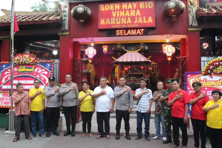 Kapolres Tangsel AKBP Boy Jumalolo, S.H., S.I.K., M.H. menghadiri kegiatan peringatan Hari Ulang Tahun Vihara Boen Hay Bio ke-337 yang berlokasi di Jalan M Arohim, Cilenggang, Serpong, Kota Tangerang Selatan. FOTO: PORTALBMI.ID
