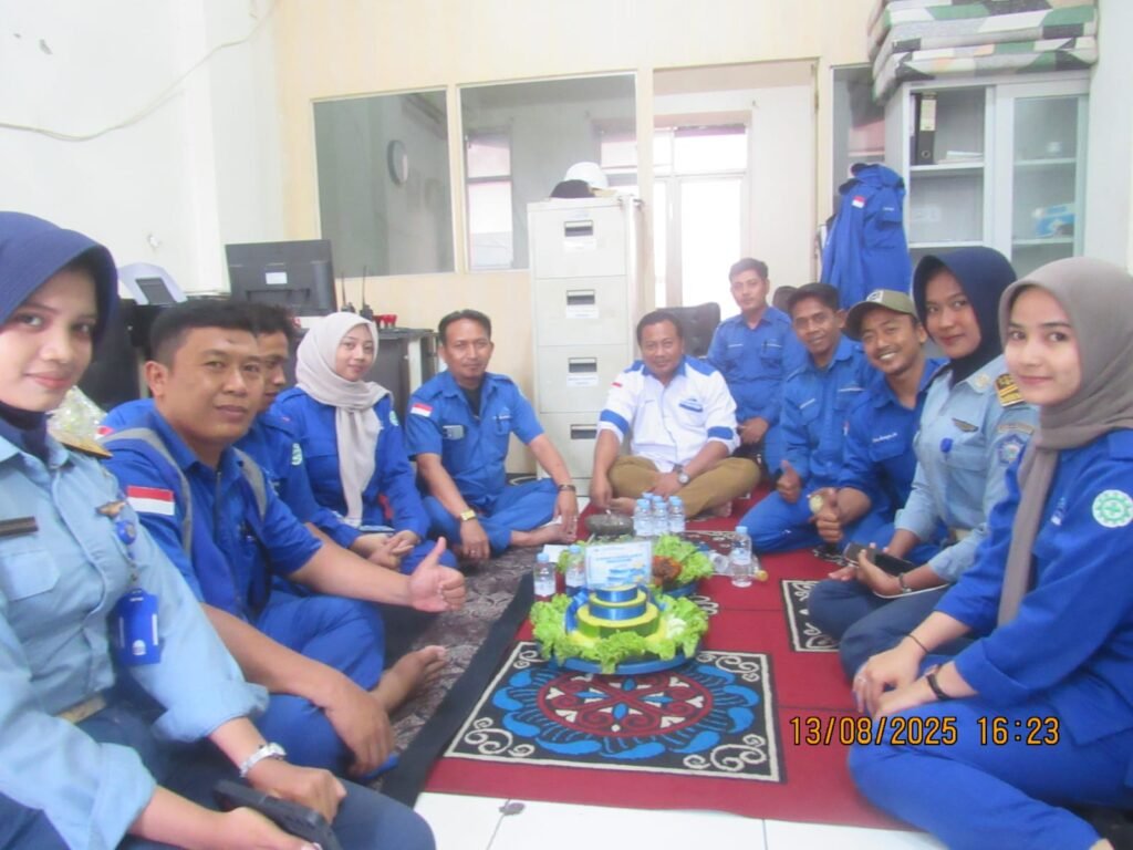 PT Alhadi Lampung Berjaya (ALB) memperingati hari jadi ke-1 dengan menggelar kegiatan sosial berupa pengajian dan santunan anak yatim. FOTO: Budi05/PORTALBMI.ID
