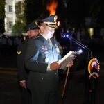 Danrem 071/Wijayakusuma memimpin Apel Kehormatan dan Renungan Suci (AKRS) memperingati Hari Proklamasi ke-81 Republik Indonesia di Taman Makam Pahlawan (TMP) Tanjung Nirwana, Purwokerto, Minggu (16/8/2026). FOTO: Penrem/PORTALBMI.ID