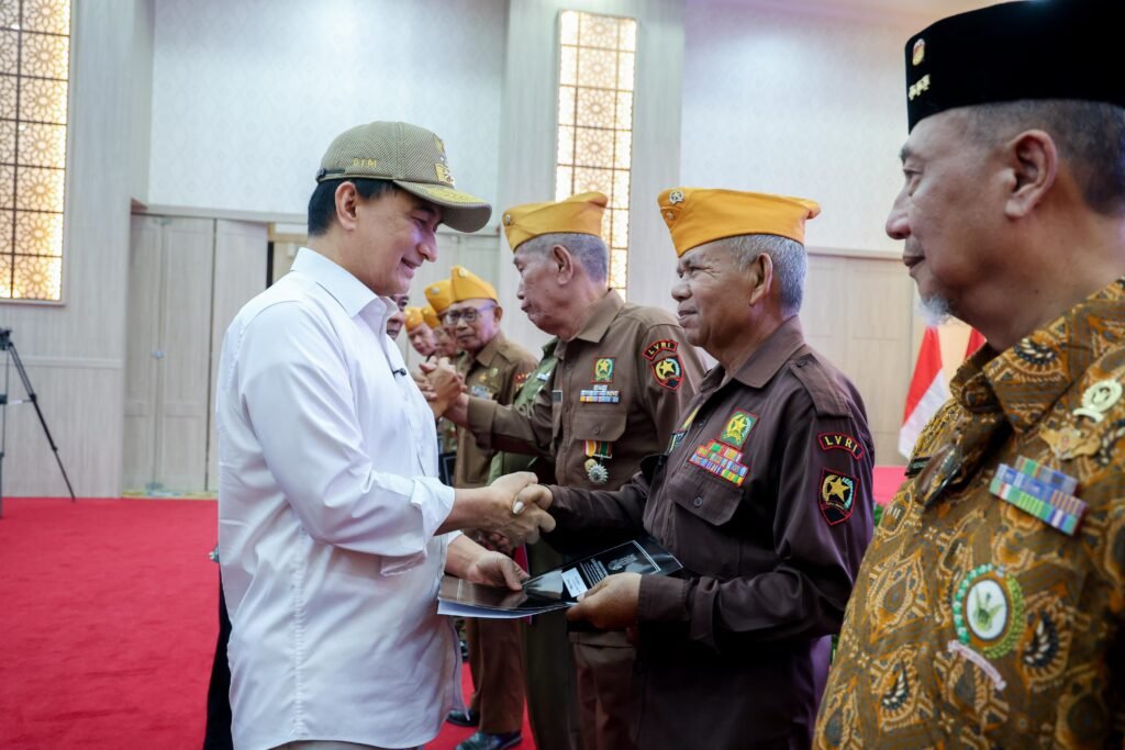 Achmad Dimyati Natakusumah menegaskan bahwa ia tidak ingin mendengar para pejuang kemerdekaan hidup dalam kesulitan. FOTO: Setda prov Banten/PORTALBMI.ID