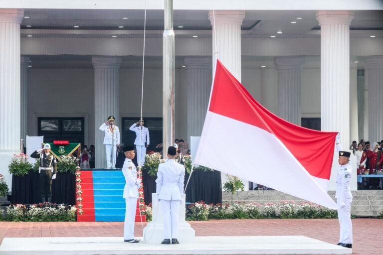 Gubernur Banten Andra Soni mengajak semua pihak untuk meneruskan perjuangan para pahlawan dan mengisi kemerdekaan dengan semangat membangun bangsa. FOTO: PORTALBMI.ID