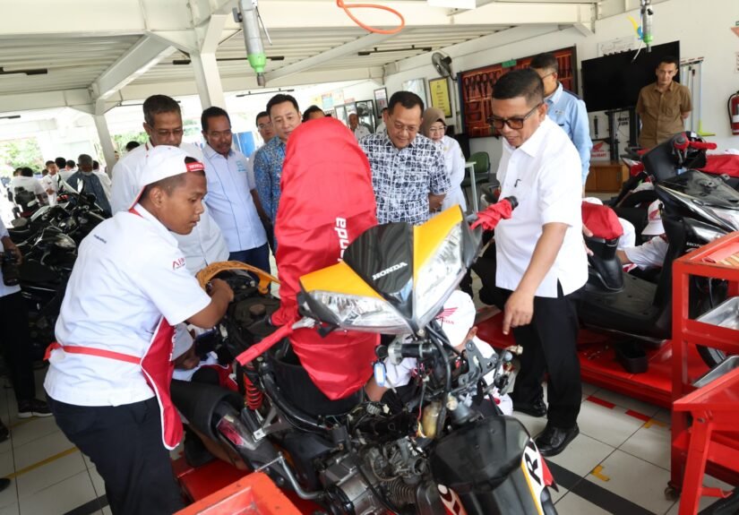 Pemprov Banten dan industri terus mengembangkan pendidikan vokasi untuk menekan pengangguran terbuka dengan meluncurkan berbagi proyek percontohan di tingkat SMK. FOTO: PORTALBMI.ID