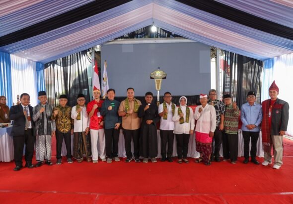 Tarian Kabasaran dari masyarakat Minahasa menjadi bagian dari rangkaian acara Harmony Speech Festival Berbasis Dalil Kitab Suci Lintas Agama. FOTO: PORTALBMI.ID