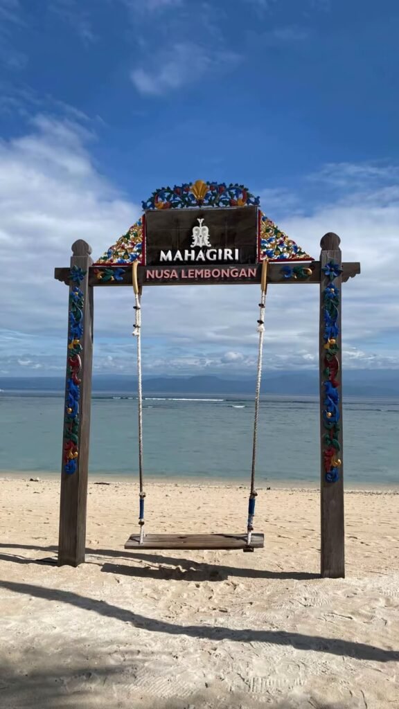 Pemandangan laut lepas, dan suasana Bali yang masih asri, Maha Giri Nusa Lembongan bisa jadi pilihan utama kamu. FOTO: Santi07/PORTALBMI.ID