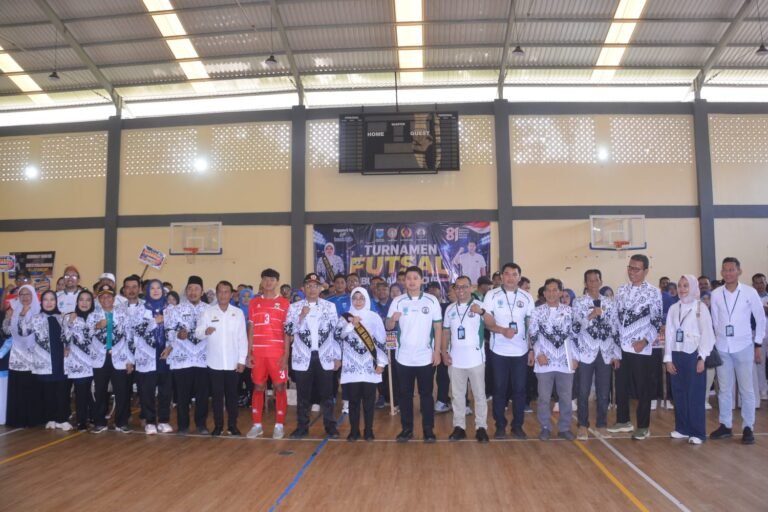 PGRI Kabupaten Pandeglang bersama Disdikpora Kabupaten Pandeglang menggelar Turnamen Futsal Ibunda Guru Cup. FOTO: Gofur06/PORTALBMI.ID