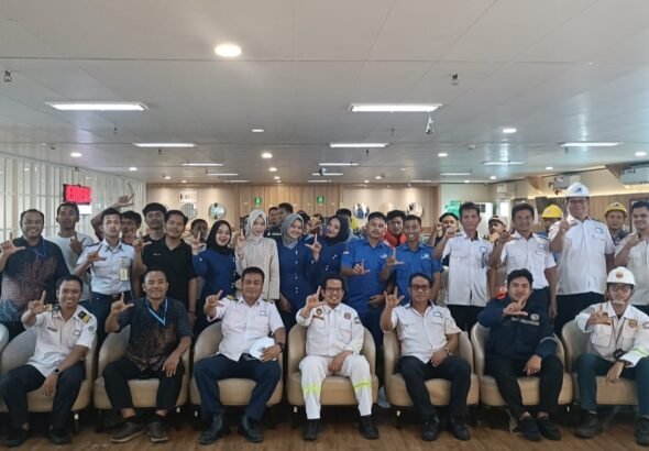 KSOP Kelas I Banten melakukan pendampingan pelaksanaan simulasi fire drill dan abandon ship pada KMP Erine dan KMP Rhisel yang dioperasikan PT Pelayaran Surya Timur Line (STL) Grup Cabang Merak. FOTO: PORTALBMI.ID
