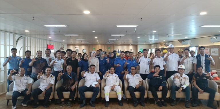 KSOP Kelas I Banten melakukan pendampingan pelaksanaan simulasi fire drill dan abandon ship pada KMP Erine dan KMP Rhisel yang dioperasikan PT Pelayaran Surya Timur Line (STL) Grup Cabang Merak. FOTO: PORTALBMI.ID