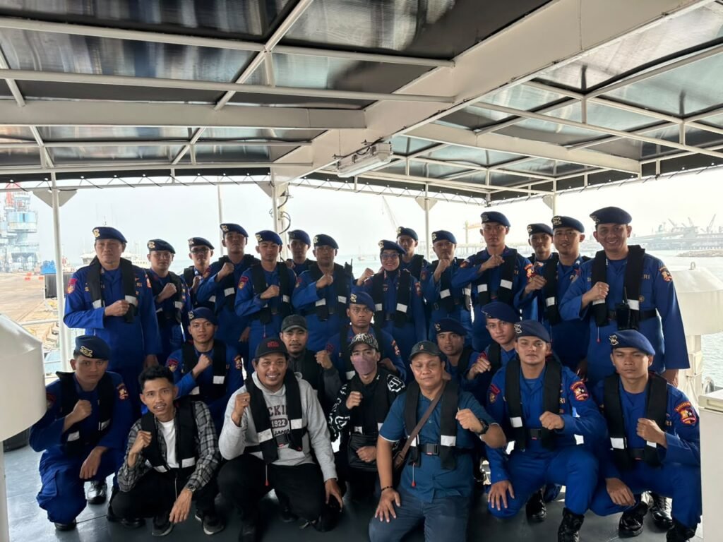 PWI Provinsi Banten mengirimkan lima orang perwakilan delegasi untuk terjun langsung dalam misi pencarian di perairan Selat Sunda, Minggu (13/09/2026). FOTO: PORTALBMI.ID
