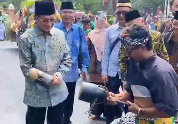 Penampilan kesenian Debus Menes binaan Dinas Pendidikan dan Kebudayaan Provinsi Banten. FOTO: PORTALBMI.ID