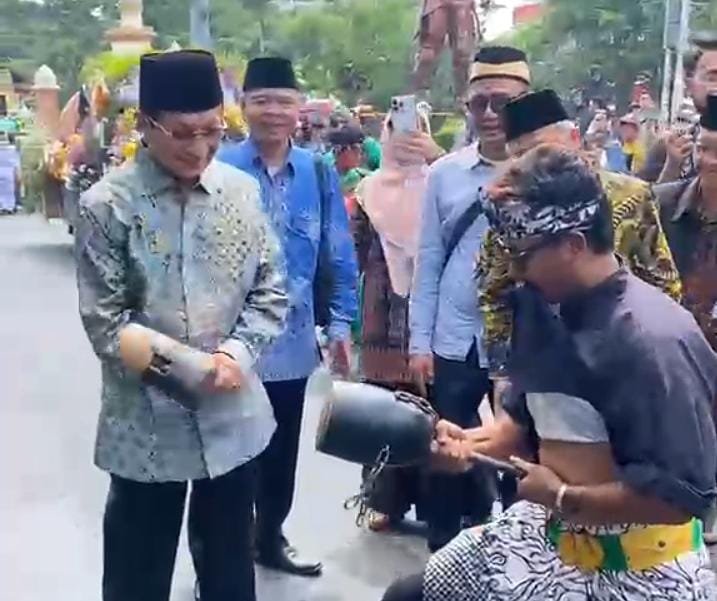 Penampilan kesenian Debus Menes binaan Dinas Pendidikan dan Kebudayaan Provinsi Banten. FOTO: PORTALBMI.ID